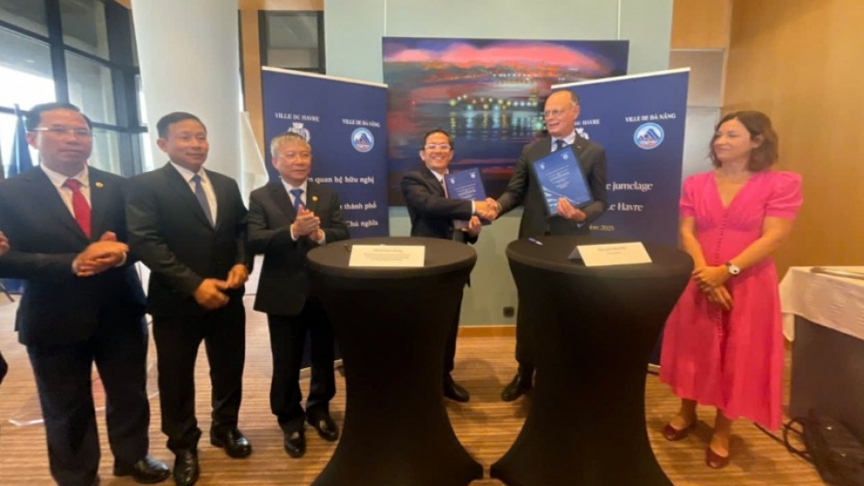 Da Nang, French port city Le Havre establish cooperation and friendship ties